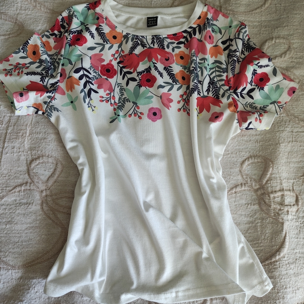 SHEIN Multicolor Floral Short Sleeve Top